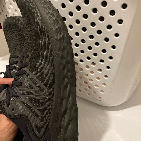 NEW BALANCE Fresh Foam Women's Black Running Shoes size 11 - Picture 6 of 8